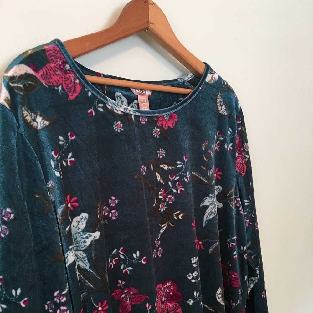 White Stag floral velvety blue 3/4 length sleeve